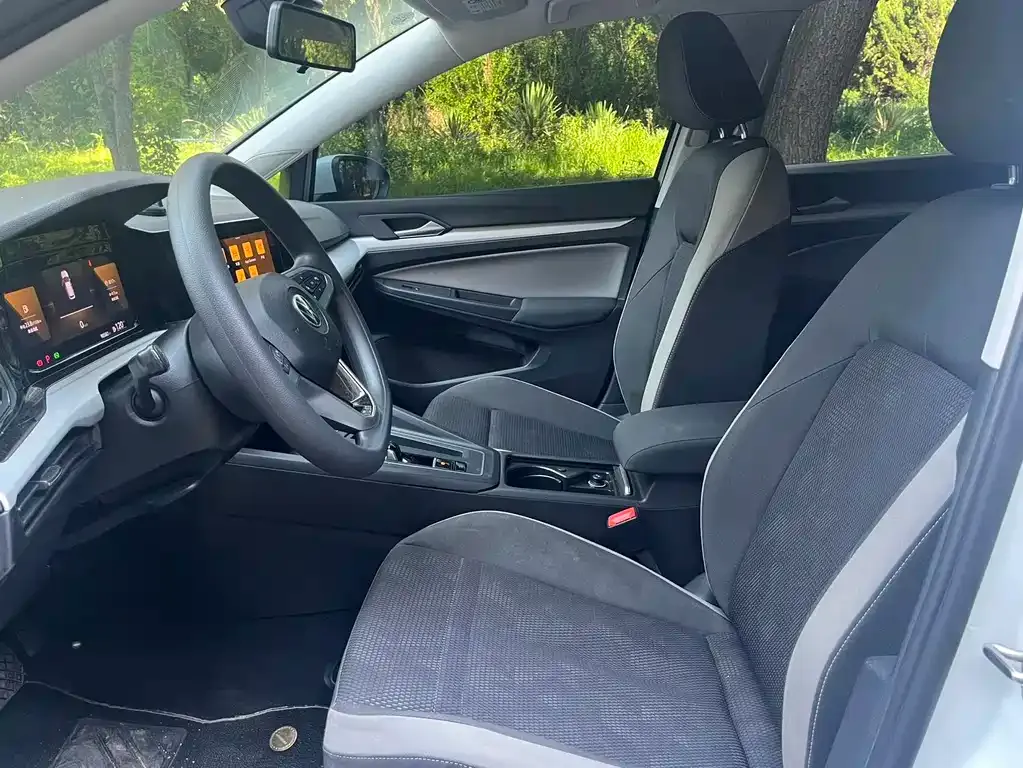 Volkswagen Golf 2023 из CN, фото 8