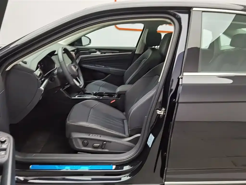 Volkswagen Passat — фото 5