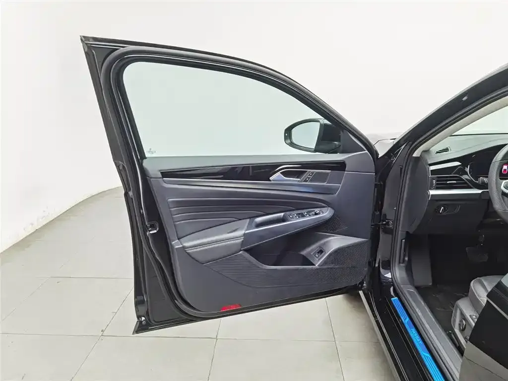 Volkswagen Passat — фото 7