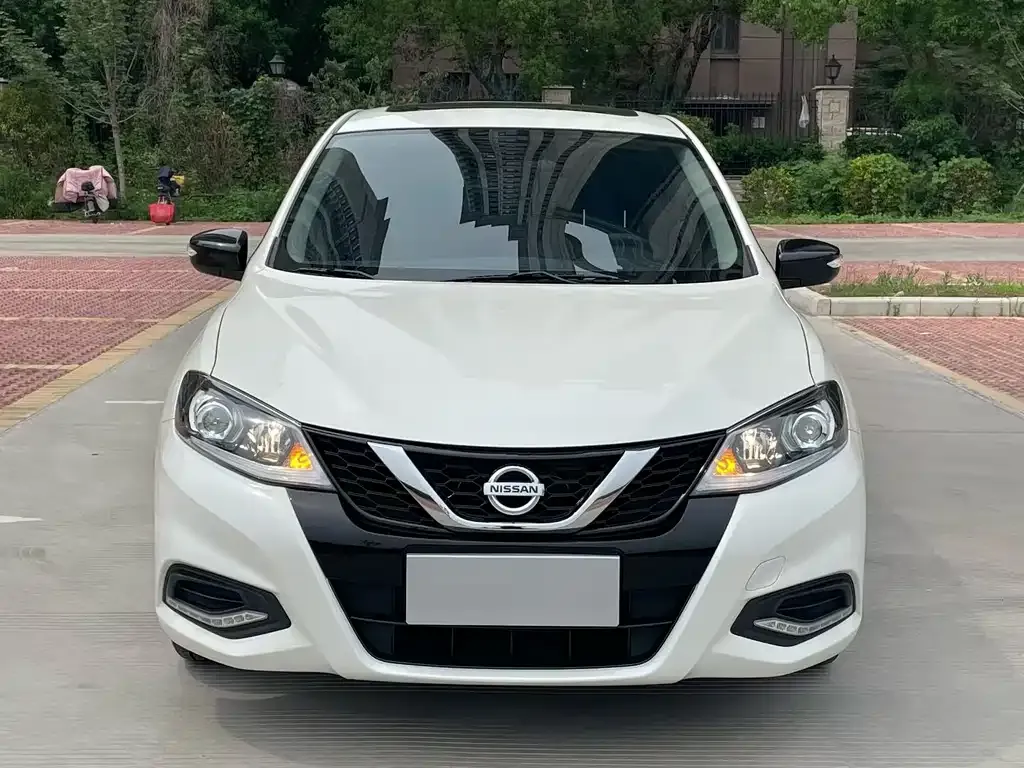 Nissan Tiida 2023 из CN, фото 4