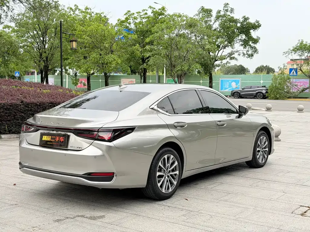 Lexus ES — фото 6