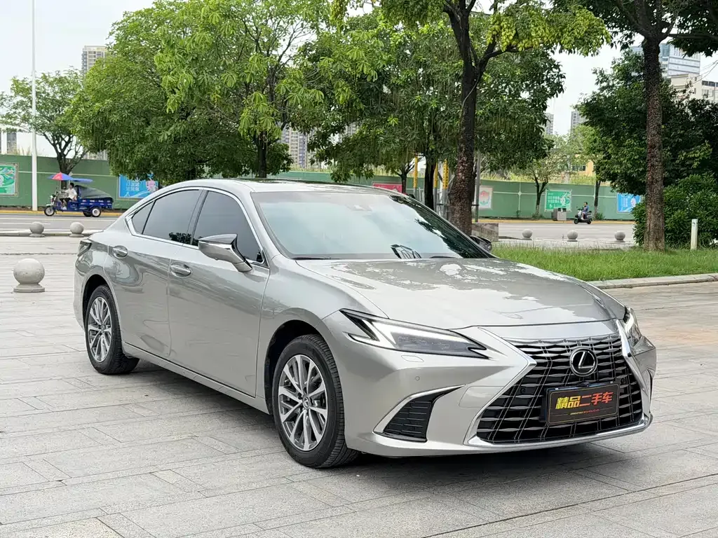 Lexus ES — фото 5
