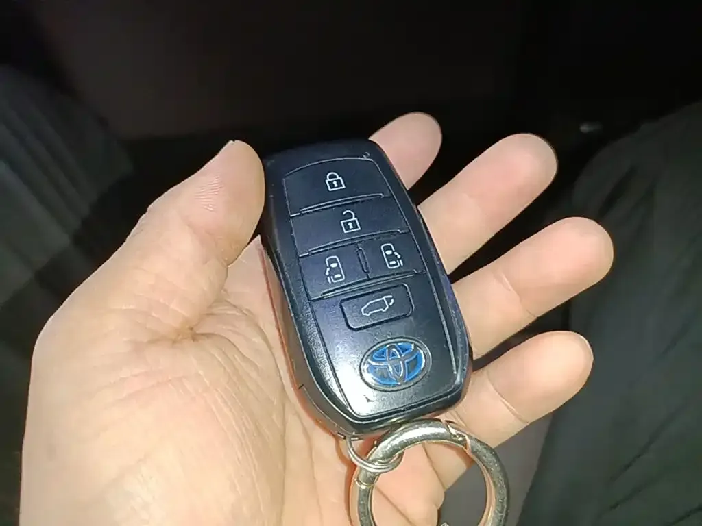 Toyota Sienna — фото 2