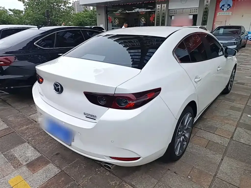 Mazda 3 Axela — фото 4