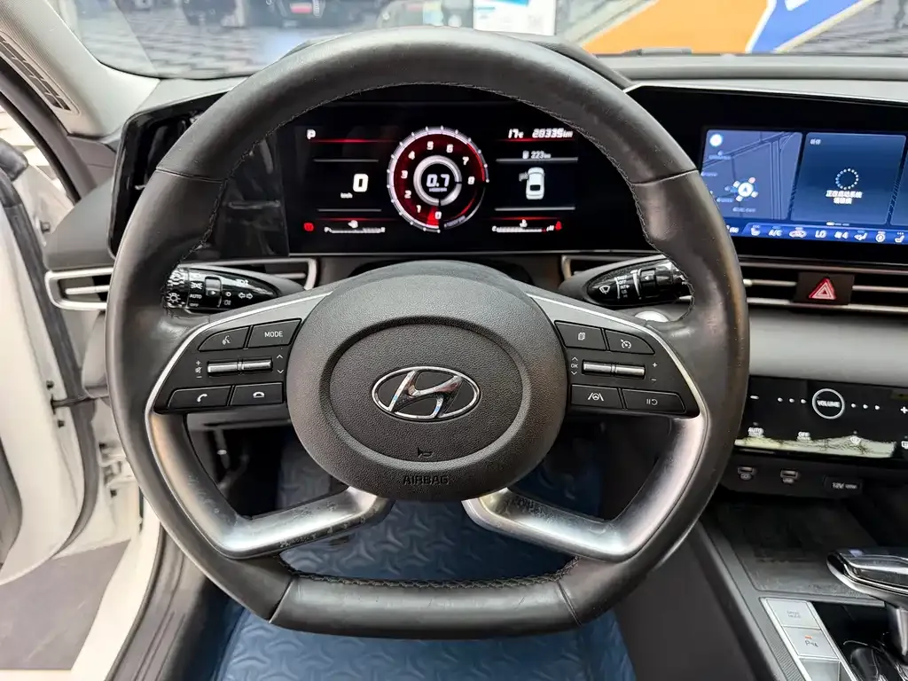 Hyundai Elantra — фото 8