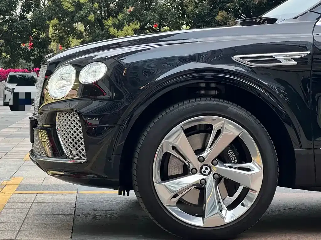 Bentley Bentayga — фото 5