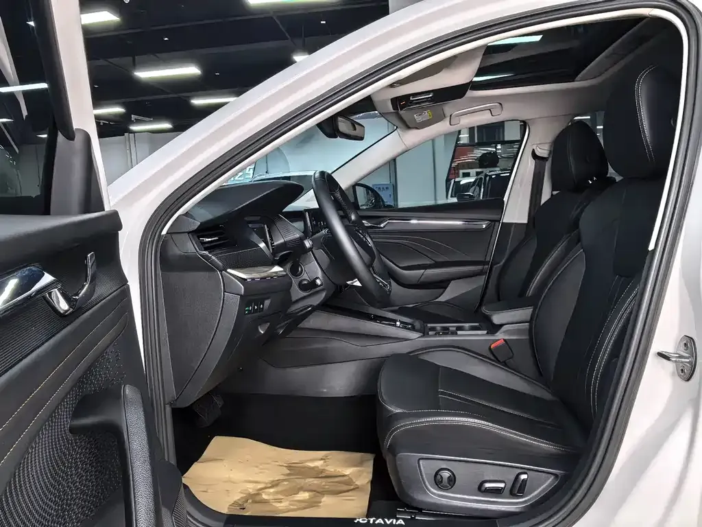 Skoda Octavia — фото 8