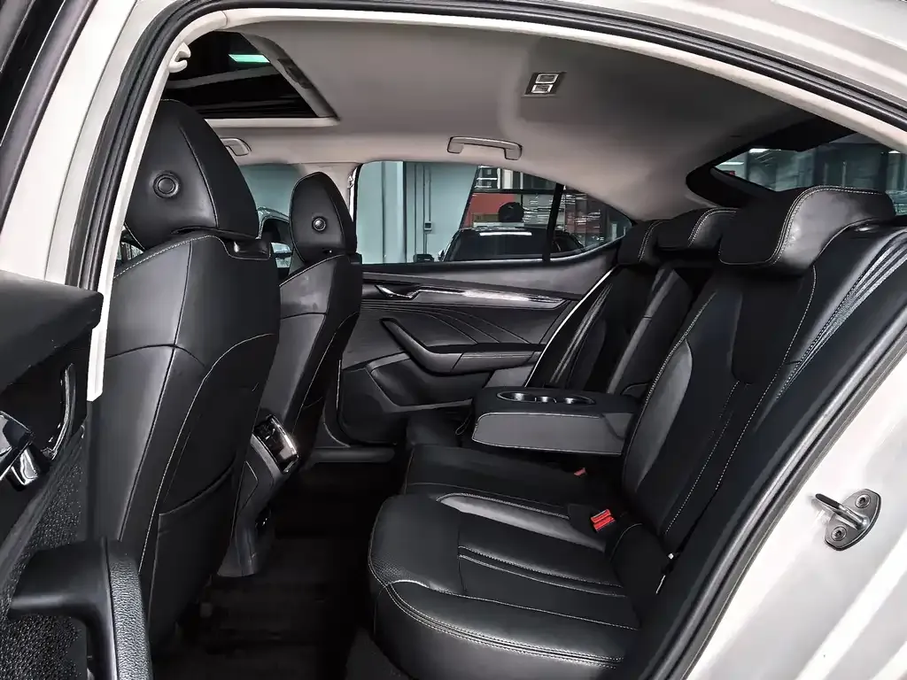 Skoda Octavia — фото 2
