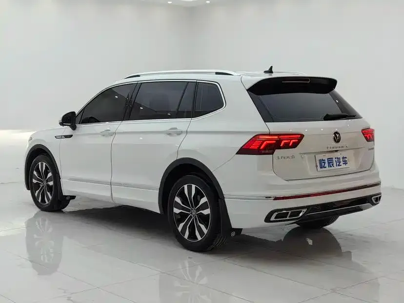Volkswagen Tiguan L — фото 3