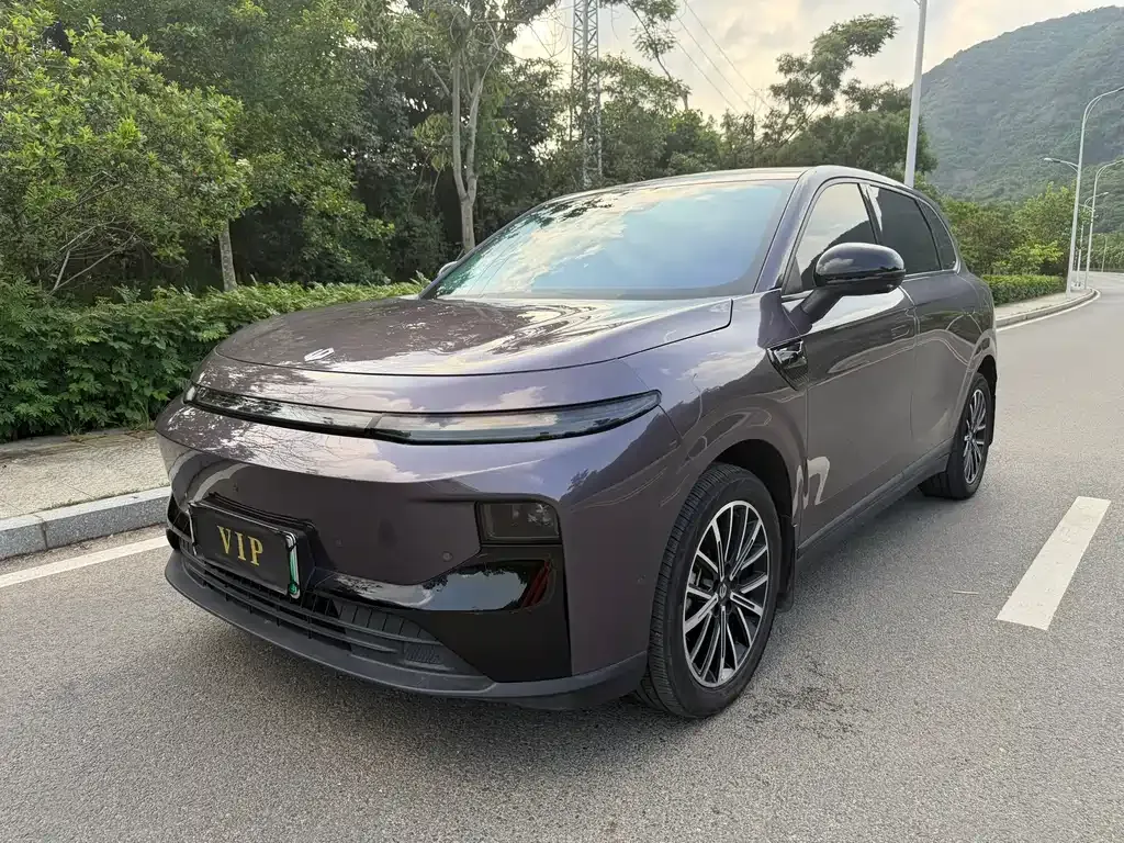 Leapmotor B10