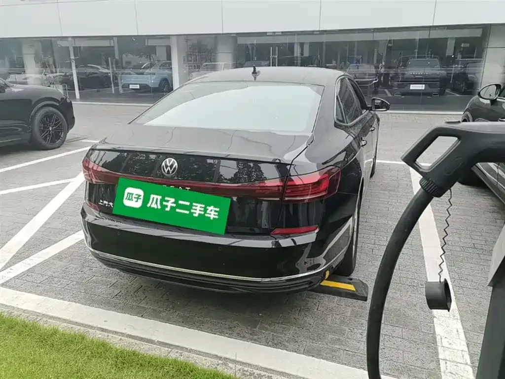 Volkswagen Passat — фото 7