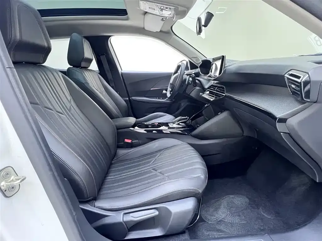 Peugeot 2008 2021 из CN, фото 8