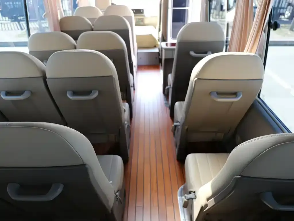 Toyota Coaster 2021 из CN, фото 3