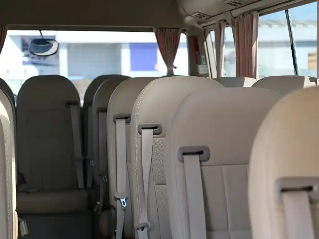 Toyota Coaster 2021 из CN, фото 2