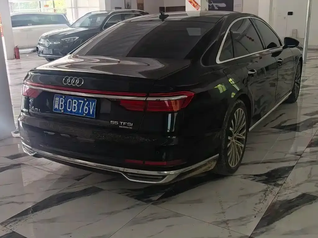 Audi A8 — фото 4