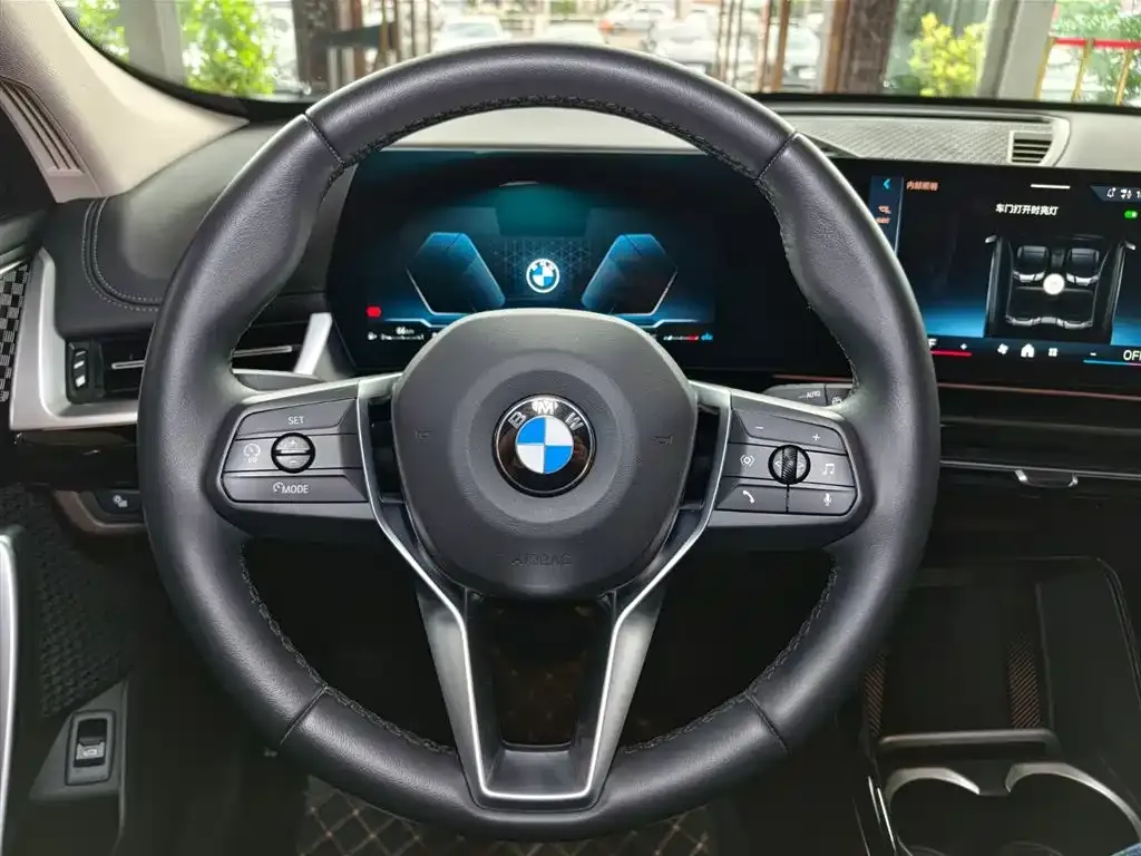 BMW X1 — фото 10