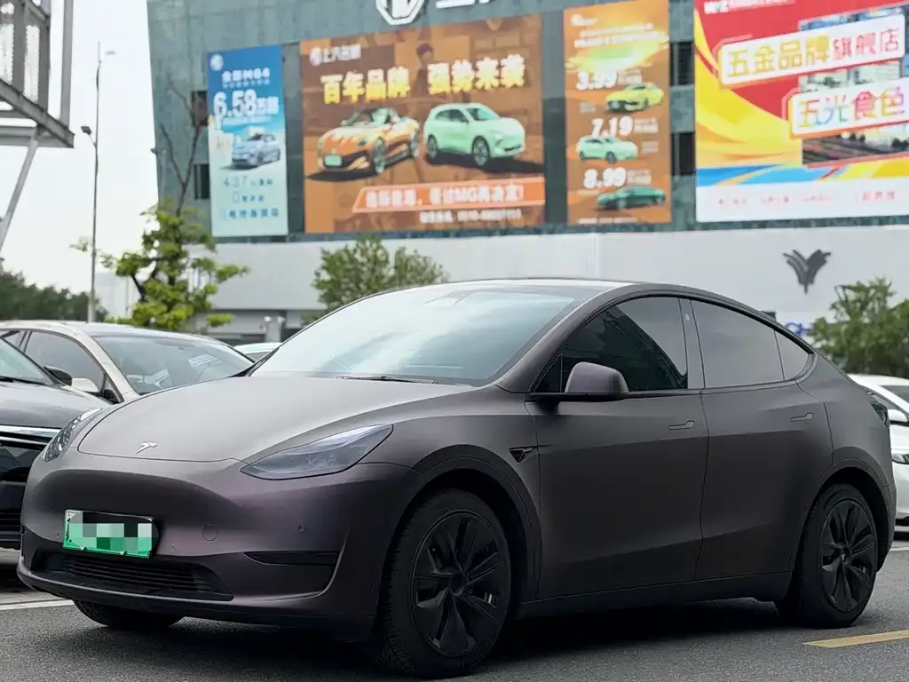 Tesla Model Y — фото 1