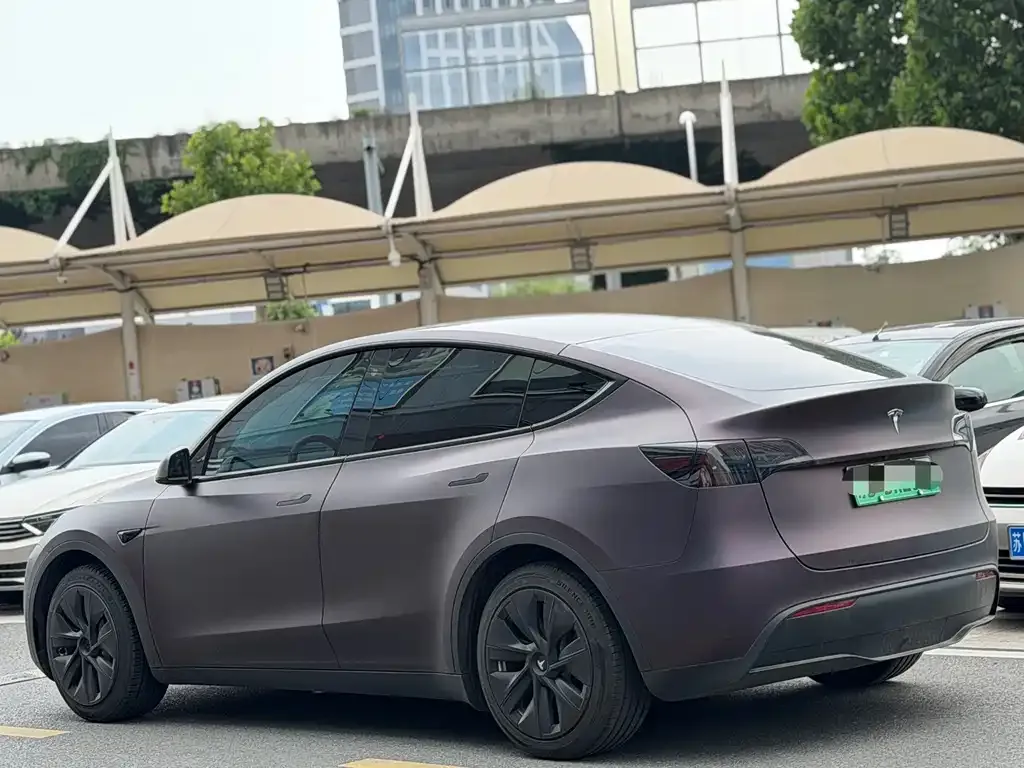 Tesla Model Y — фото 6