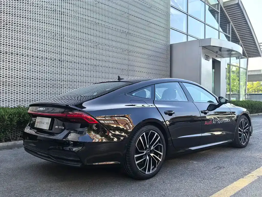 Audi A7 — фото 9