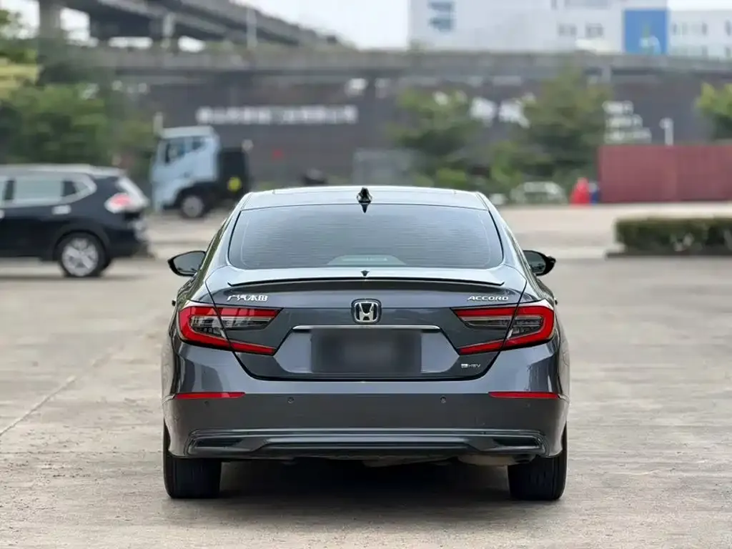 Honda Accord — фото 7
