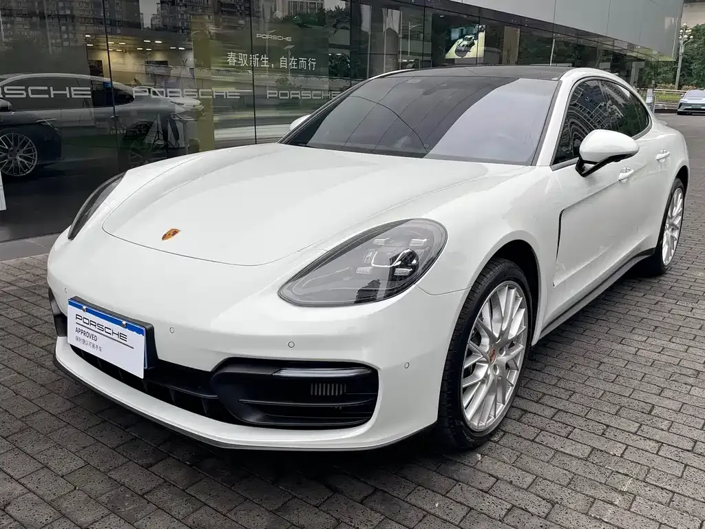 Porsche Panamera — фото 1