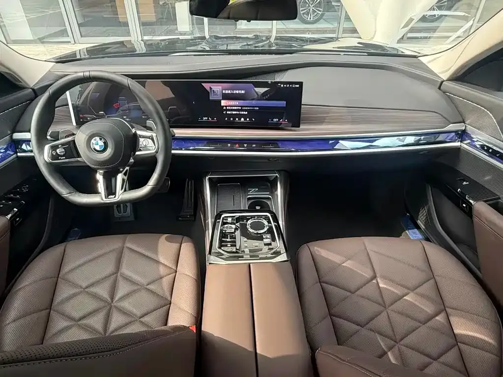 BMW 7 Series 2025 из CN, фото 8