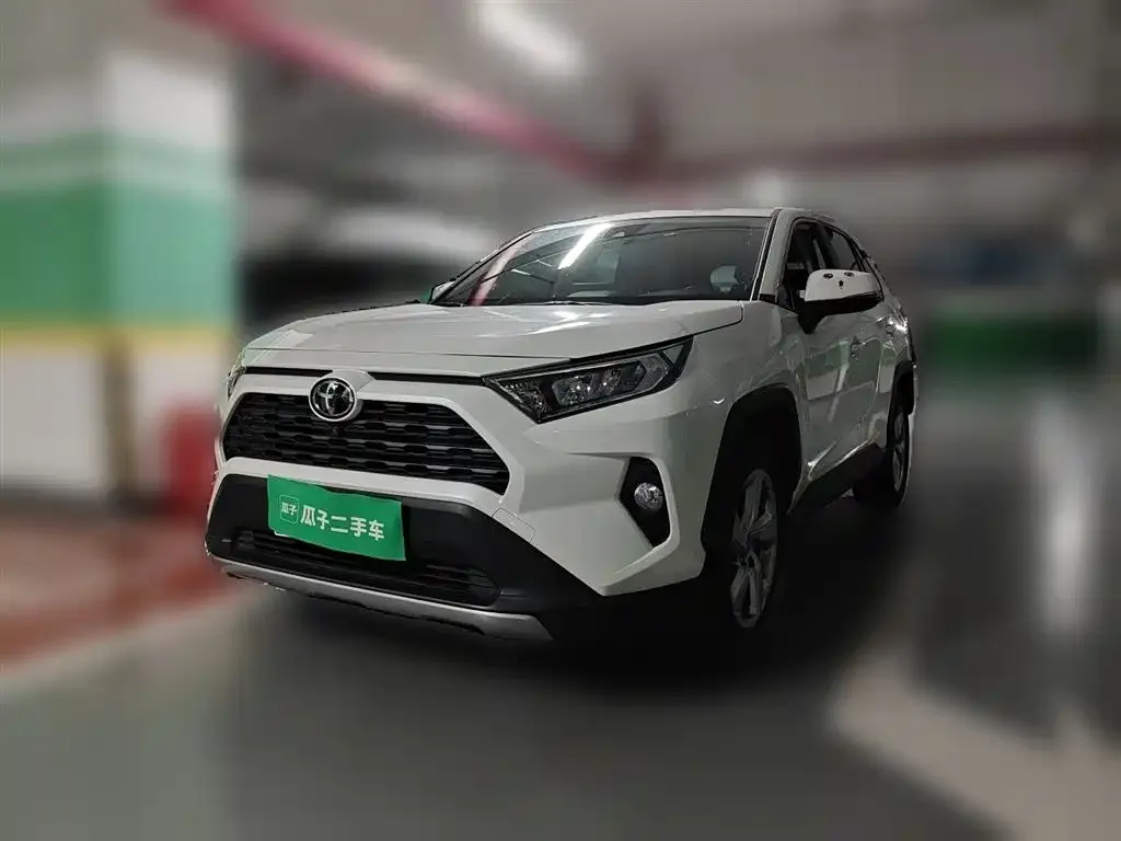 Toyota RAV4 — фото 3