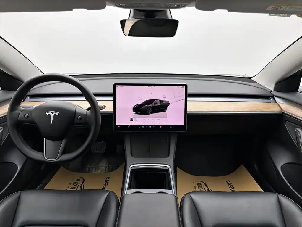 Tesla Model 3 — фото 2