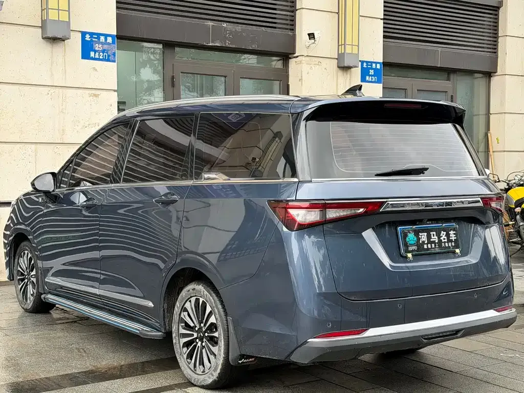Wuling Jiachen — фото 9