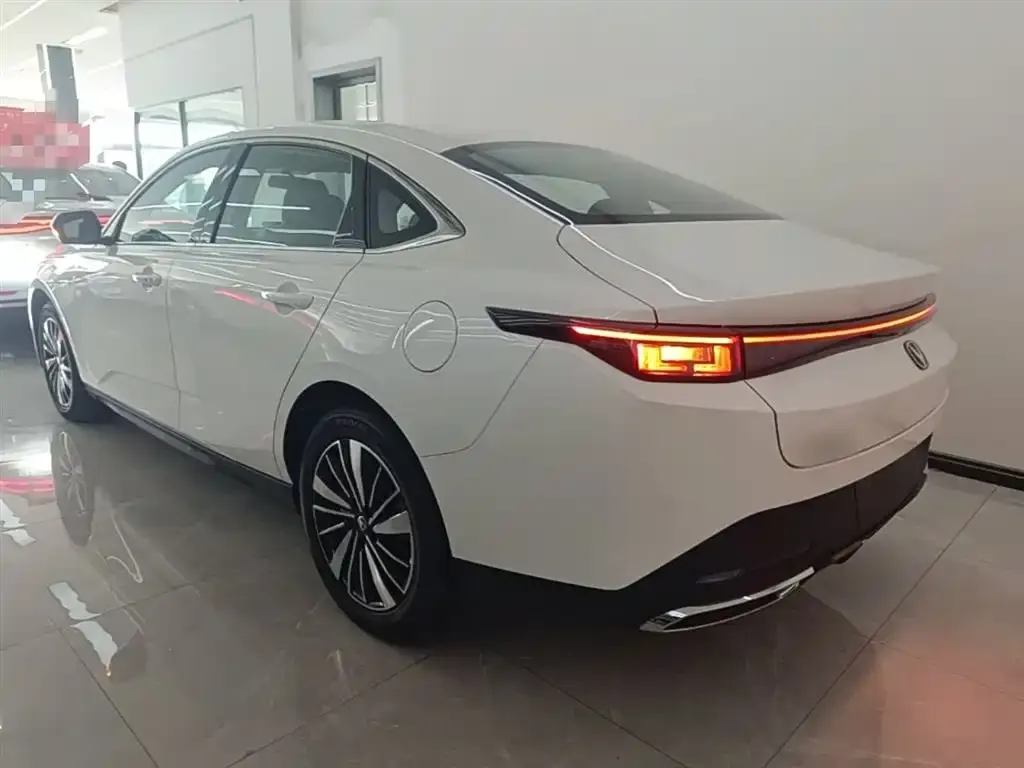 Changan Eado PHEV 2026 из CN, фото 8