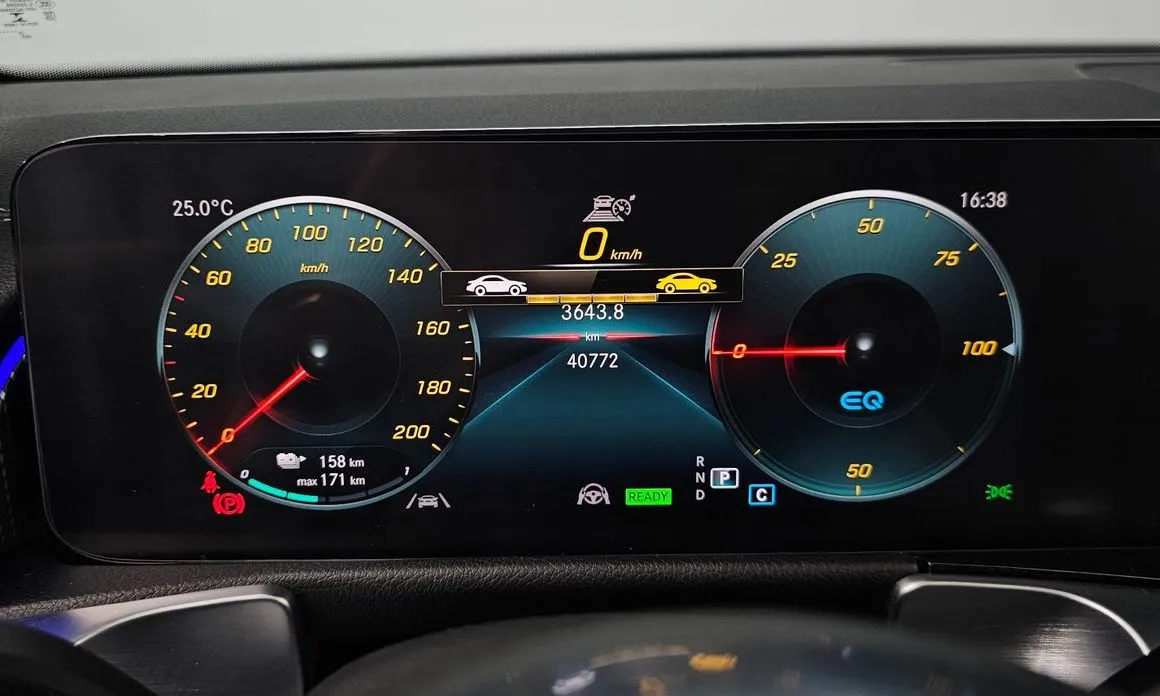 Mercedes-Benz EQB 2023 из KR, фото 6