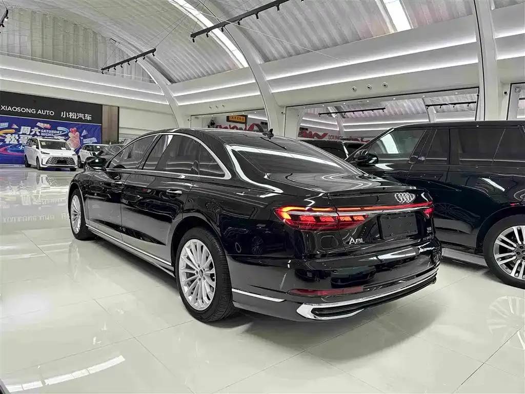 Audi A8 — фото 3