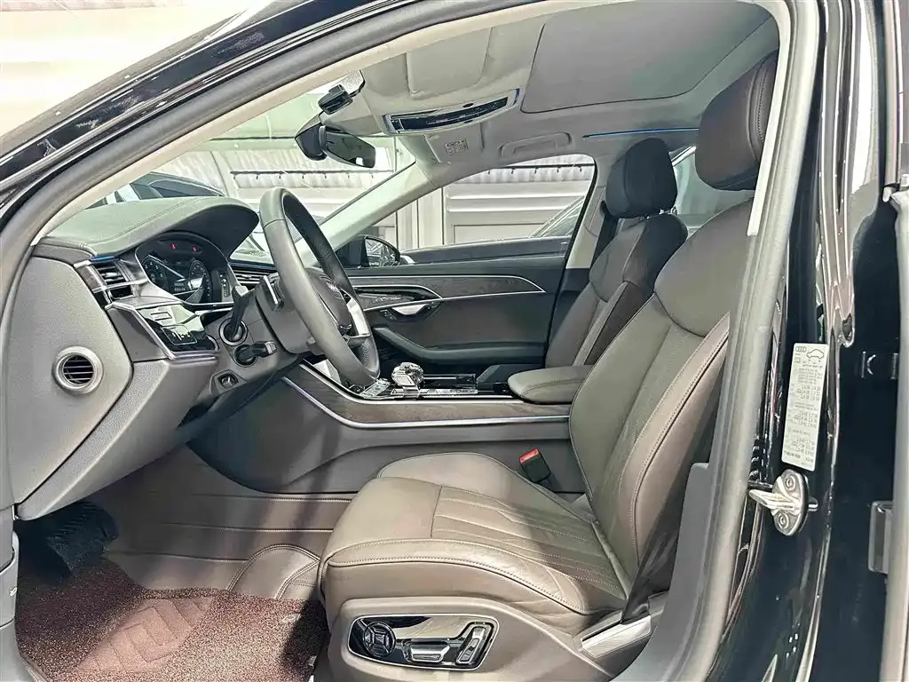 Audi A8 — фото 10