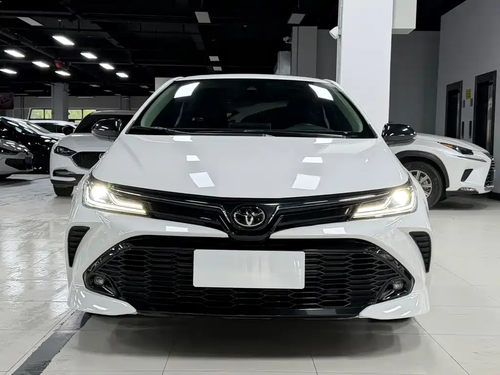 Toyota Corolla — фото 9