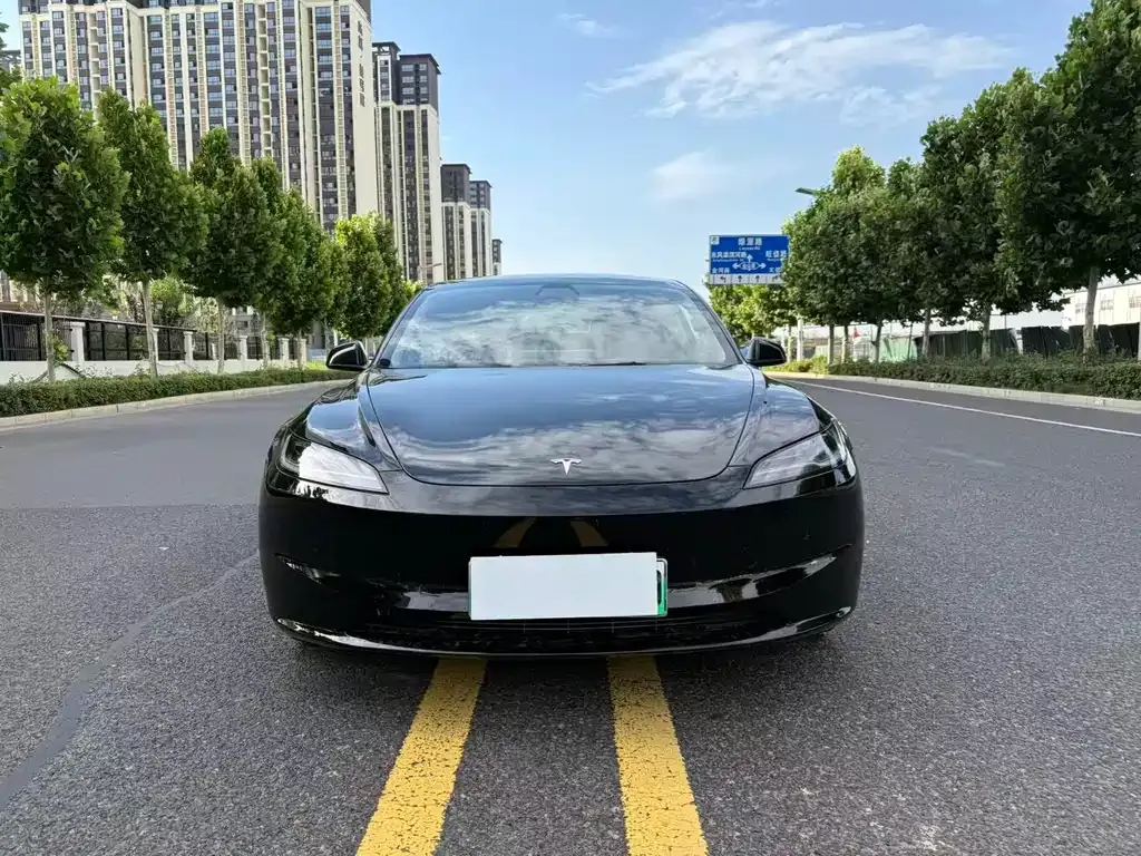 Tesla Model 3 — фото 2