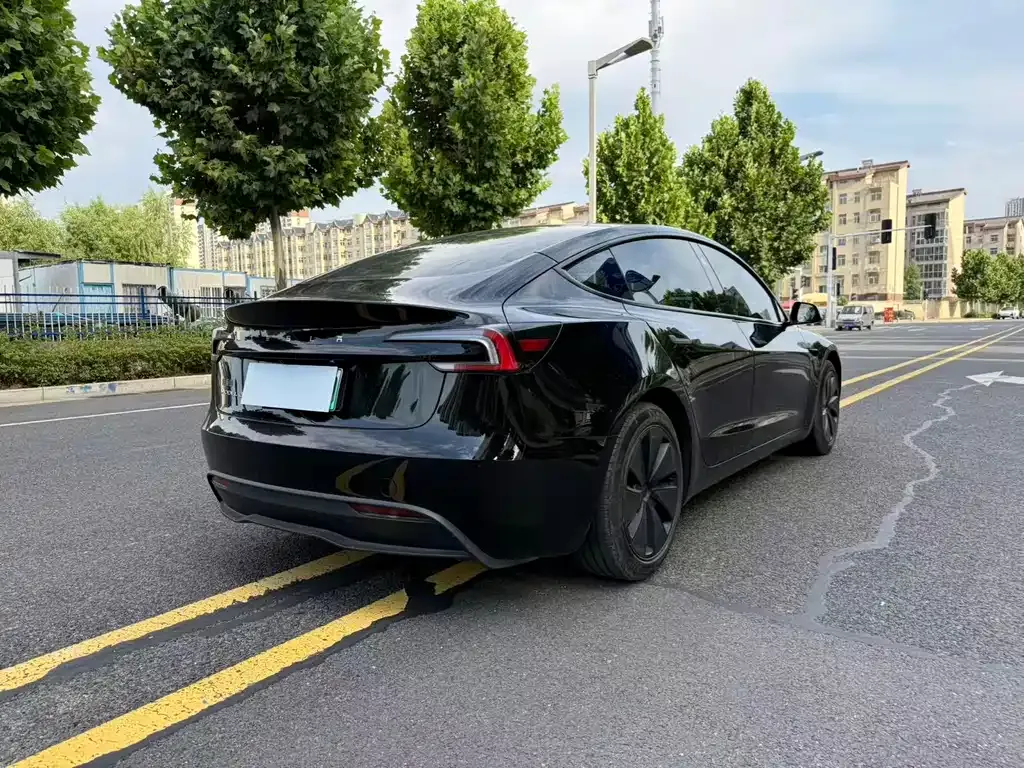 Tesla Model 3 — фото 5