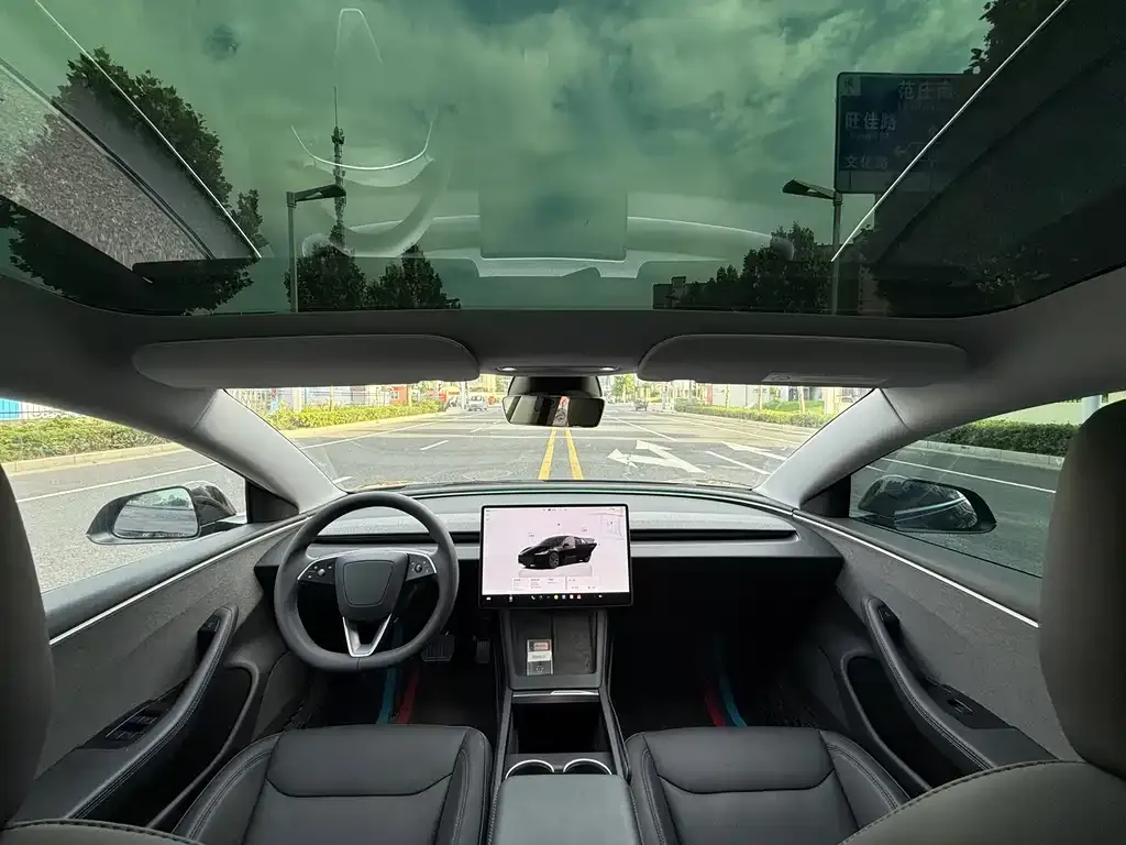 Tesla Model 3 — фото 4
