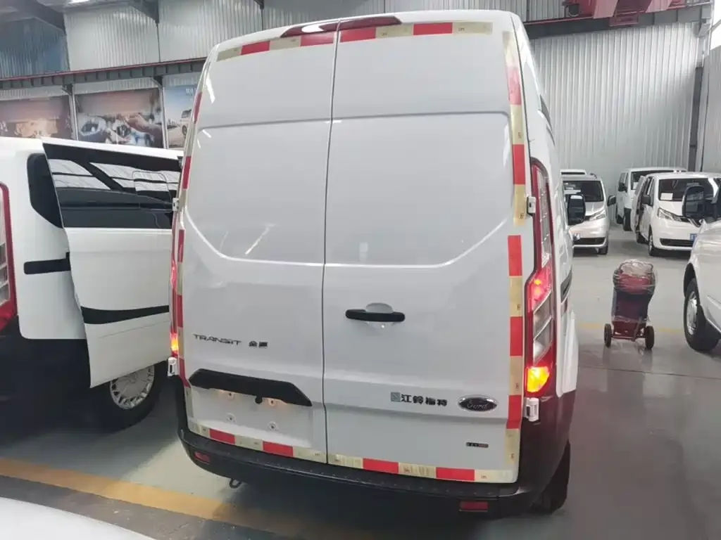 Ford Transit 2022 из CN, фото 4