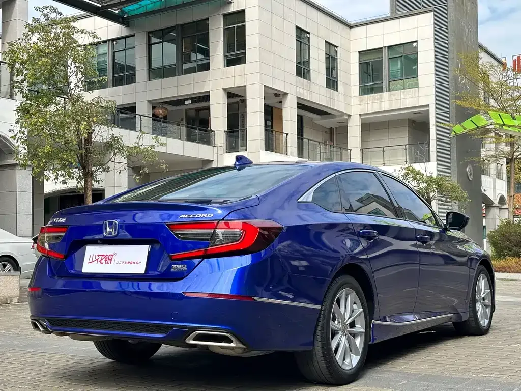 Honda Accord — фото 6
