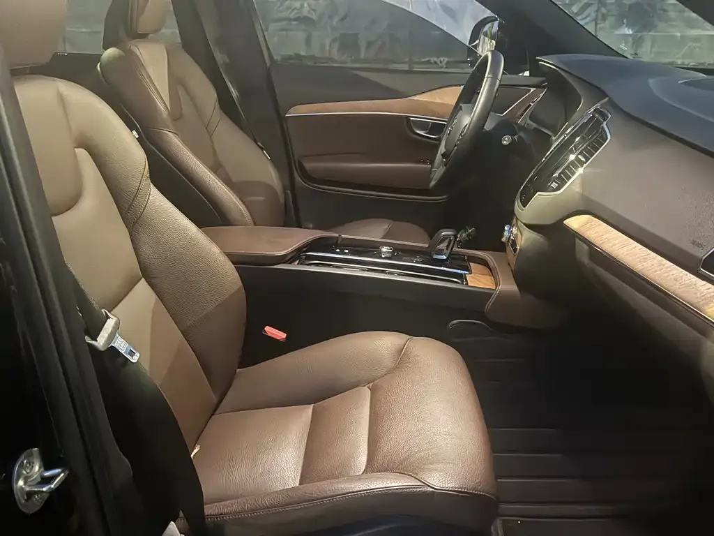 Volvo XC90 — фото 2