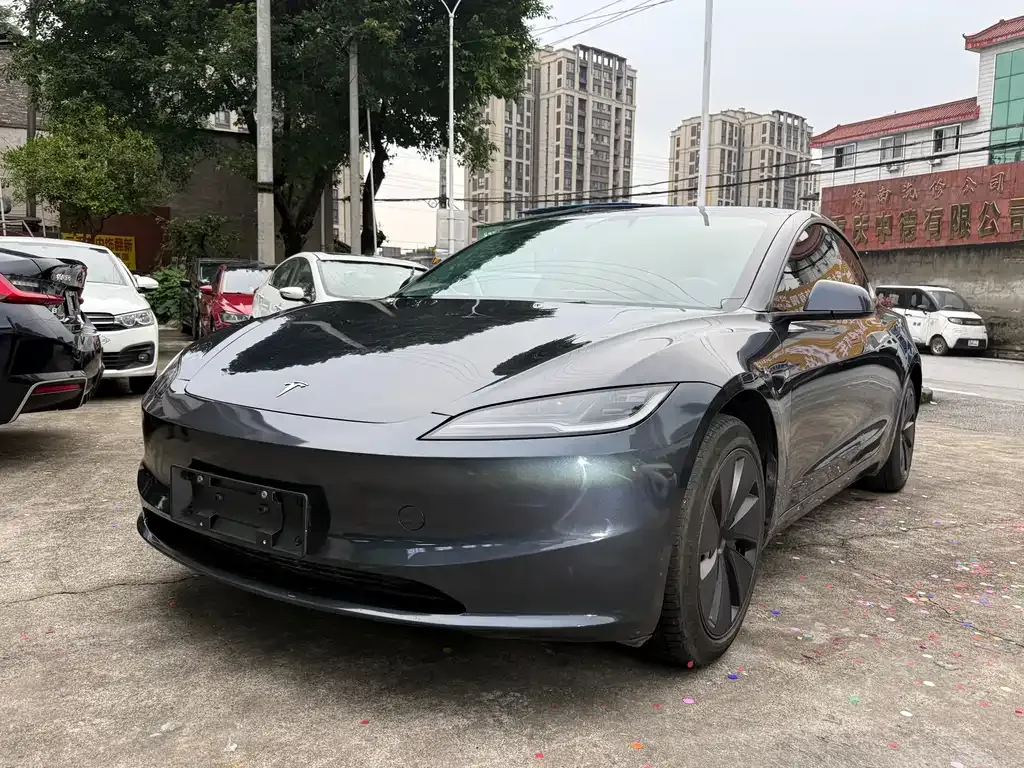 Tesla Model 3 — фото 5