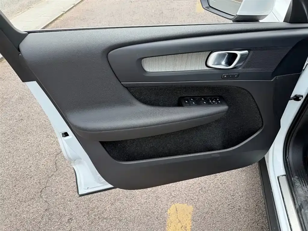 Volvo XC40 2023 из CN, фото 6