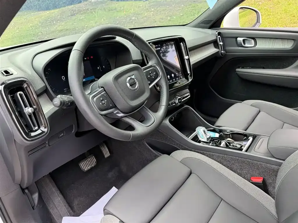 Volvo XC40 2023 из CN, фото 10