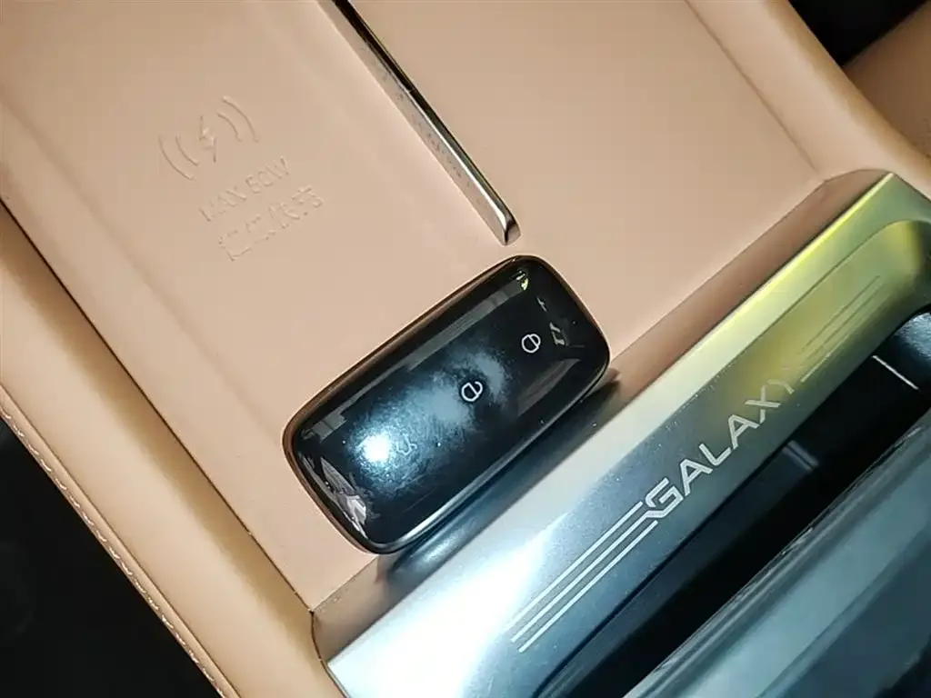 Geely Galaxy L7 — фото 4