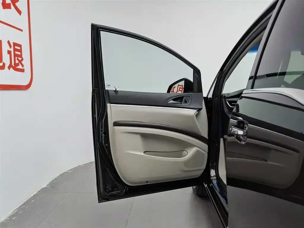 Buick GL8 2021 из CN, фото 5