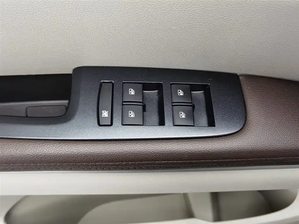 Buick GL8 2021 из CN, фото 10