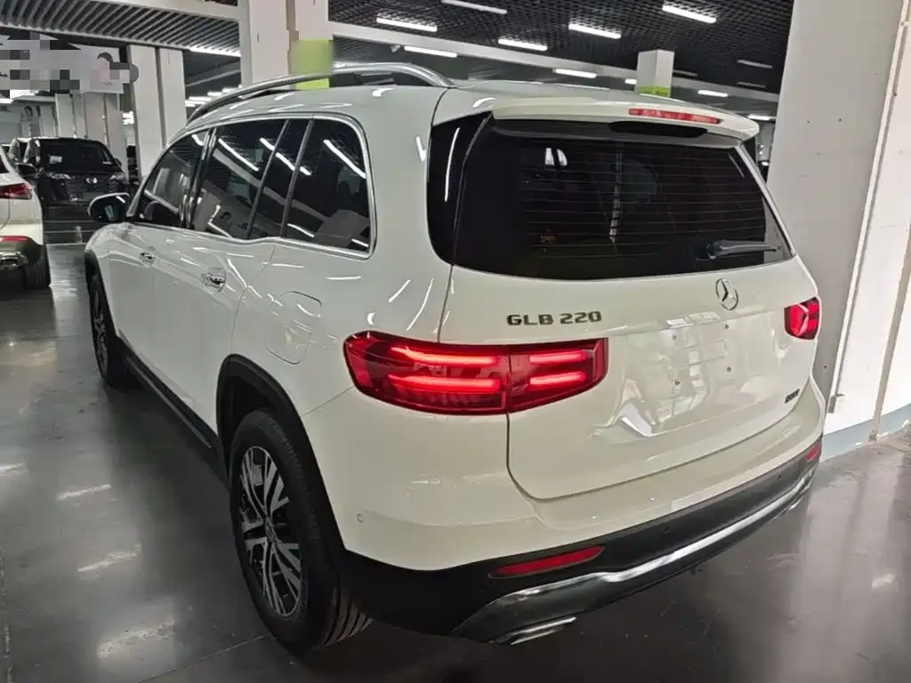 Mercedes-Benz GLB — фото 10