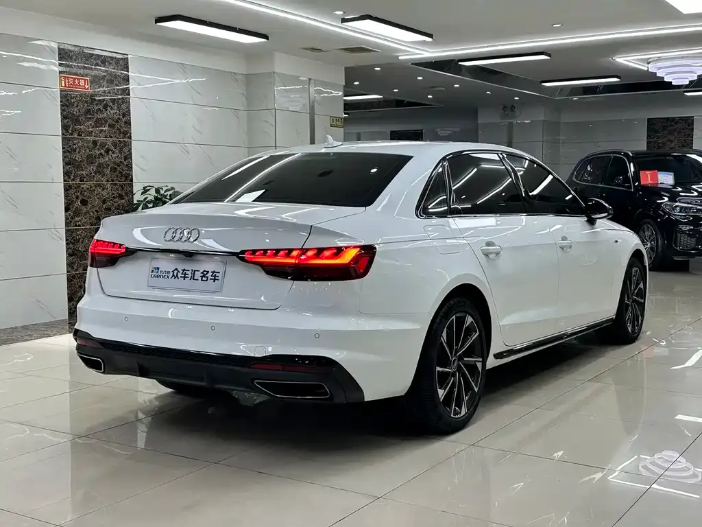 Audi A4L — фото 5