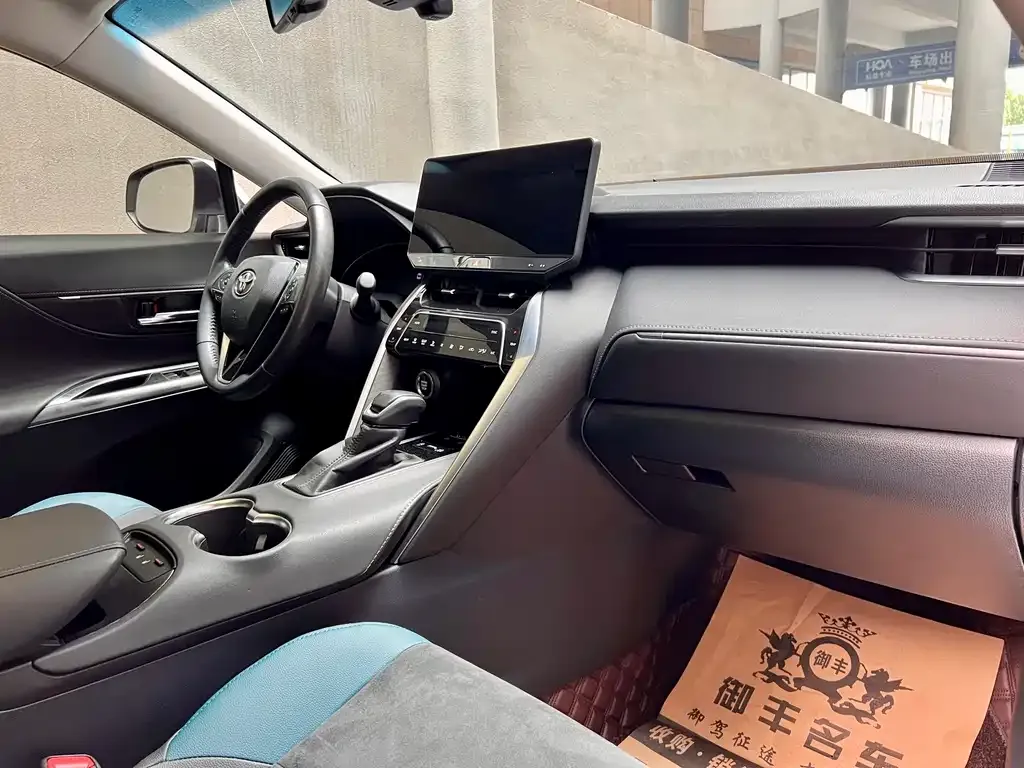 Toyota Harrier — фото 7