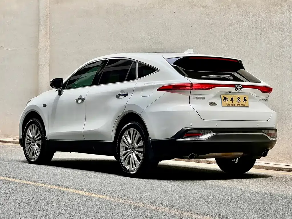 Toyota Harrier — фото 4